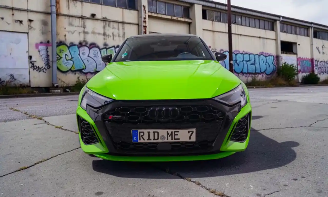 Audi RS3 mieten Abensberg – Sportwagenvermietung ICON RENT